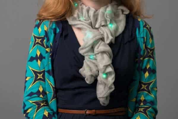 ways-wearable-technology-can-improve-our-lives-fitbit-colour-changing-scarf